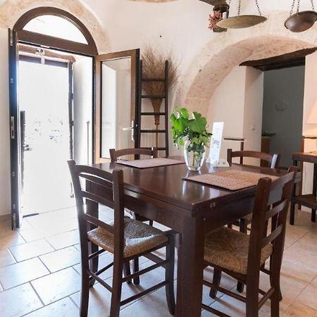 فيلا Trulli Domus Petra ألبيروبيللو المظهر الخارجي الصورة