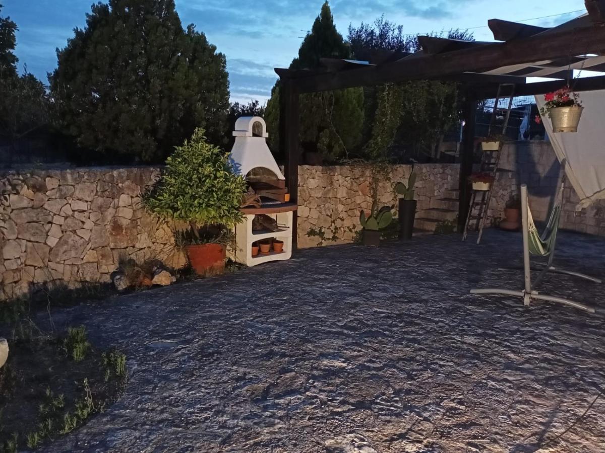 فيلا Trulli Domus Petra ألبيروبيللو المظهر الخارجي الصورة