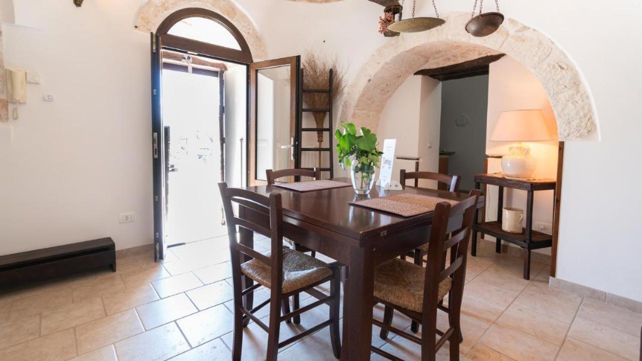 فيلا Trulli Domus Petra ألبيروبيللو المظهر الخارجي الصورة